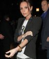 40696_Victoria_Beckham_Mercedes_020_122_49lo_(38).jpg