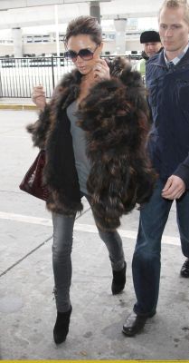 Victoria_Beckham_JFK_LAX_airport582.jpg