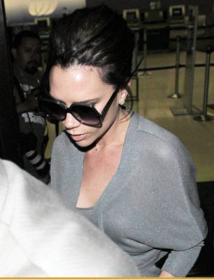 Victoria_Beckham_JFK_LAX_airport671.jpg