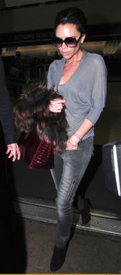 Victoria_Beckham_JFK_LAX_airport684.jpg