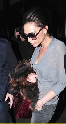 Victoria_Beckham_JFK_LAX_airport686.jpg