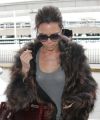 Victoria_Beckham_JFK_LAX_airport585.jpg