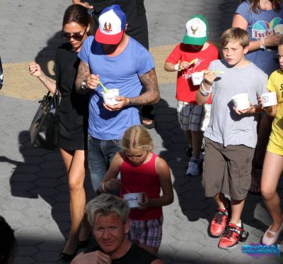 Click to view full size image
==============
SGFB_Universal_Studios0003.jpg SGFB_Universal_Studios0003.jpg