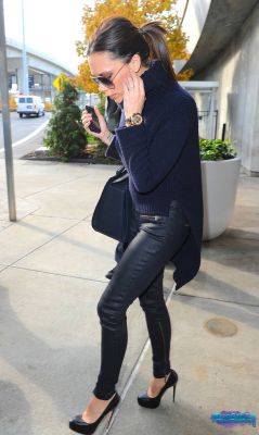 Click to view full size image
==============
SGFB_NYC0022.jpg SGFB_NYC0022.jpg