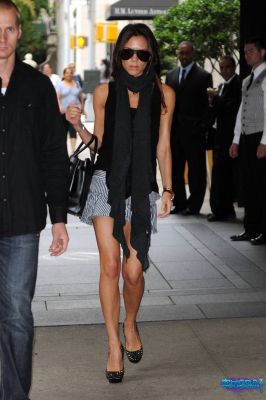 Click to view full size image
==============
SGFB_New_York_Fashion_Week0013.jpg SGFB_New_York_Fashion_Week0013.jpg