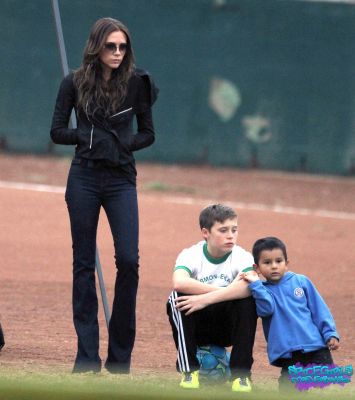 Click to view full size image
==============
SGFB_Los_Angeles00024.jpg SGFB_Los_Angeles00024.jpg