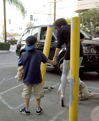 Click to view full size image
==============
92847_vb_CELEBUTOPIA_ISA_11_122_69lo.jpg 92847_vb_CELEBUTOPIA_ISA_11_122_69lo.jpg