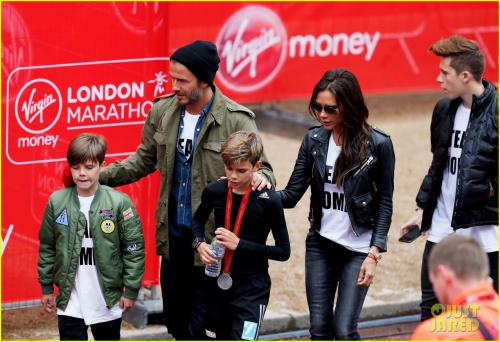 Click to view full size image
==============
beckham-family-romeo-london-marathon-11.jpg beckham-family-romeo-london-marathon-11.jpg