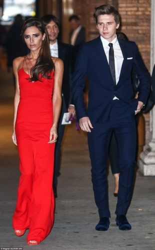 Click to view full size image
==============
SGFB_Glamour00017.jpg SGFB_Glamour00017.jpg