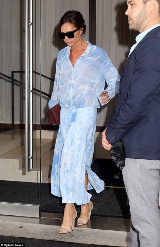 Click to view full size image
==============
SGFB_Tennis00007.jpg SGFB_Tennis00007.jpg