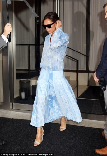 Click to view full size image
==============
SGFB_Tennis00009.jpg SGFB_Tennis00009.jpg