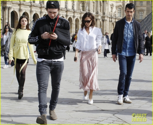 Click to view full size image
==============
SGFB_Paris00015.jpg SGFB_Paris00015.jpg