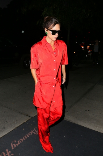 Click to view full size image
==============
SGFB_NYC00015.jpg SGFB_NYC00015.jpg