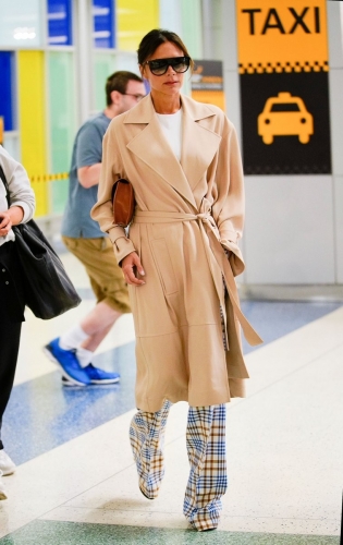 Click to view full size image
==============
SGFB_JFK00003.jpg SGFB_JFK00003.jpg