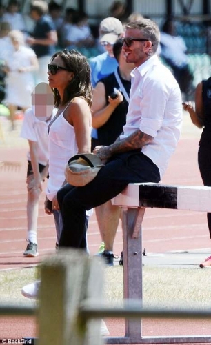 Click to view full size image
==============
SGFB_Londres00017.jpg SGFB_Londres00017.jpg