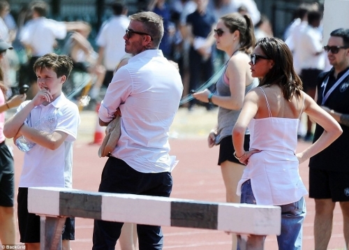 Click to view full size image
==============
SGFB_Londres00059.jpg SGFB_Londres00059.jpg