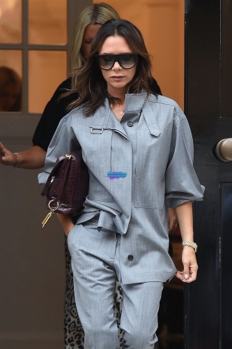 Click to view full size image
==============
SGFB_Londres00021.jpg SGFB_Londres00021.jpg