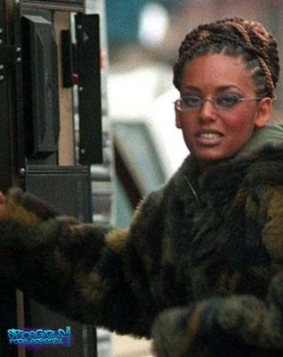 Click to view full size image
==============
SGFB_Stop20003.jpg SGFB_Stop20003.jpg