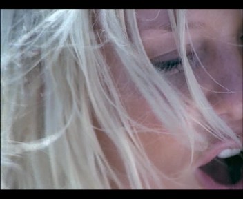 Take_My_Breath_Away_clipe_0104.jpg