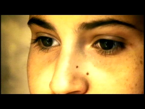 lullaby_clipe_(28).jpg lullaby_clipe_(28).jpg