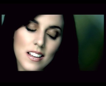 Here_It_Comes_Again_clipe_0004.jpg Here_It_Comes_Again_clipe_0004.jpg