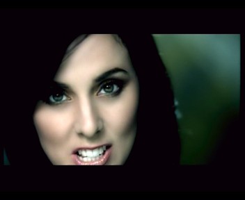 Here_It_Comes_Again_clipe_0006.jpg Here_It_Comes_Again_clipe_0006.jpg