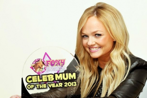 Former_Spice_Girl_Emma_Bunton_poses_with_her__Foxy_Bingo_Celebrity_Mum_of_the_Year__award-1749384.jpg