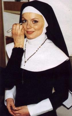 Click to view full size image
==============
look_at_me_making_off_(5).jpg look_at_me_making_off_(5).jpg