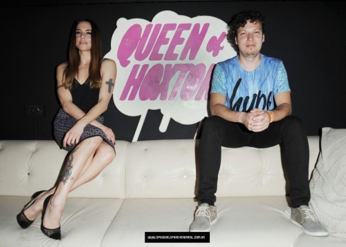 Click to view full size image
==============
SGFB_Queen00002.jpg SGFB_Queen00002.jpg