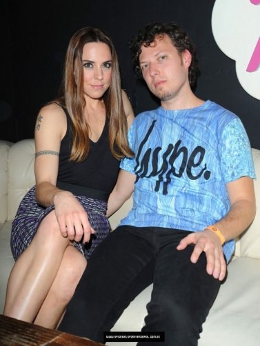 Click to view full size image
==============
SGFB_Queen00003.jpg SGFB_Queen00003.jpg