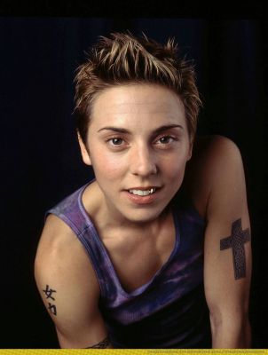 Click to view full size image
==============
mellyold040ln.jpg mellyold040ln.jpg