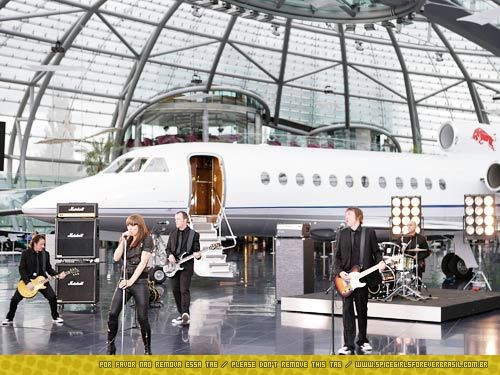 -We-Love-To-Entertain-You-promotial-photos-melanie-chisholm-9739388-500-375.jpg -We-Love-To-Entertain-You-promotial-photos-melanie-chisholm-9739388-500-375.jpg