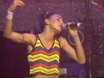 Istanbul_05_Saturday_Night_Divas_(84).jpg Istanbul_05_Saturday_Night_Divas_(84).jpg