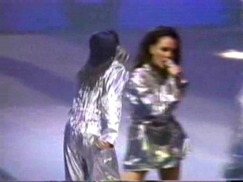 Istanbul_15_Move_Over_(69).jpg Istanbul_15_Move_Over_(69).jpg