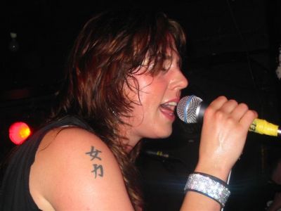 Click to view full size image
==============
barfly_glasgow_018.jpg barfly_glasgow_018.jpg