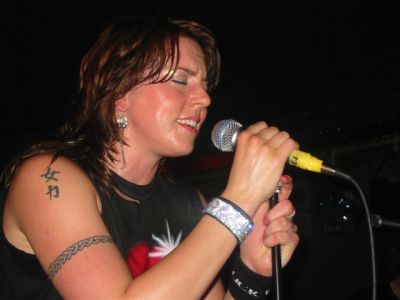 Click to view full size image
==============
barfly_glasgow_030.jpg barfly_glasgow_030.jpg