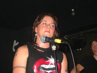 Click to view full size image
==============
barfly_glasgow_036.jpg barfly_glasgow_036.jpg