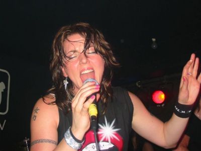 Click to view full size image
==============
barfly_glasgow_048.jpg barfly_glasgow_048.jpg