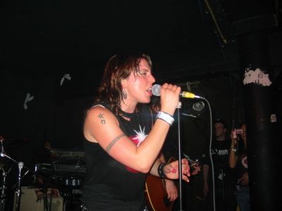 Click to view full size image
==============
barfly_glasgow_053.jpg barfly_glasgow_053.jpg