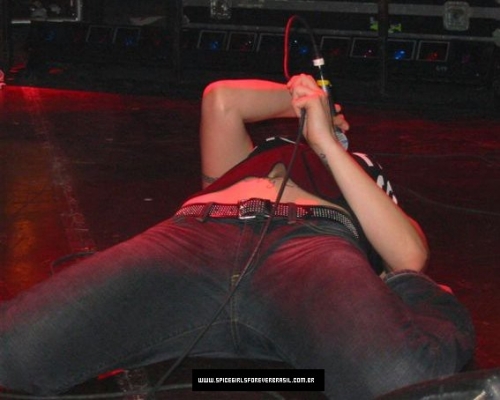 Click to view full size image
==============
05082003_london_marC_17.jpg 05082003_london_marC_17.jpg