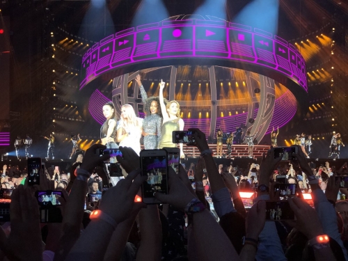 Click to view full size image
==============
SGFB_wembley00040.jpg SGFB_wembley00040.jpg