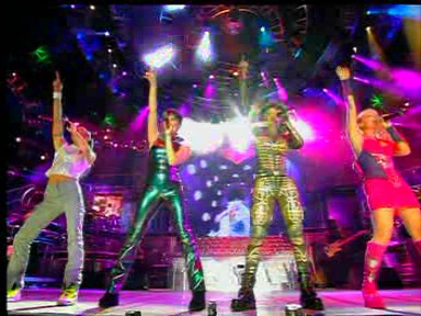 Wembley_03_Who_Do_You_Think_You_Are_(150).jpg Wembley_03_Who_Do_You_Think_You_Are_(150).jpg